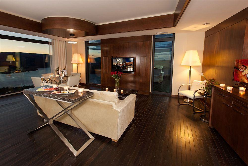 Sparkling Hill Resort And Spa - Adults-Only Resort バーノン エクステリア 写真