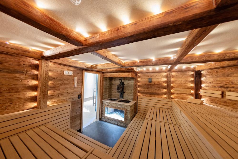 Sparkling Hill Resort And Spa - Adults-Only Resort バーノン エクステリア 写真