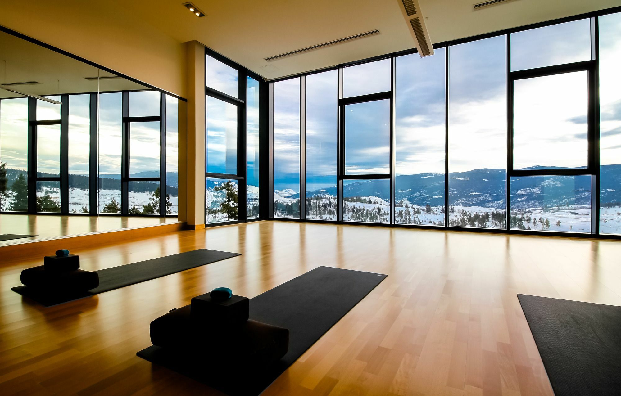 Sparkling Hill Resort And Spa - Adults-Only Resort バーノン エクステリア 写真