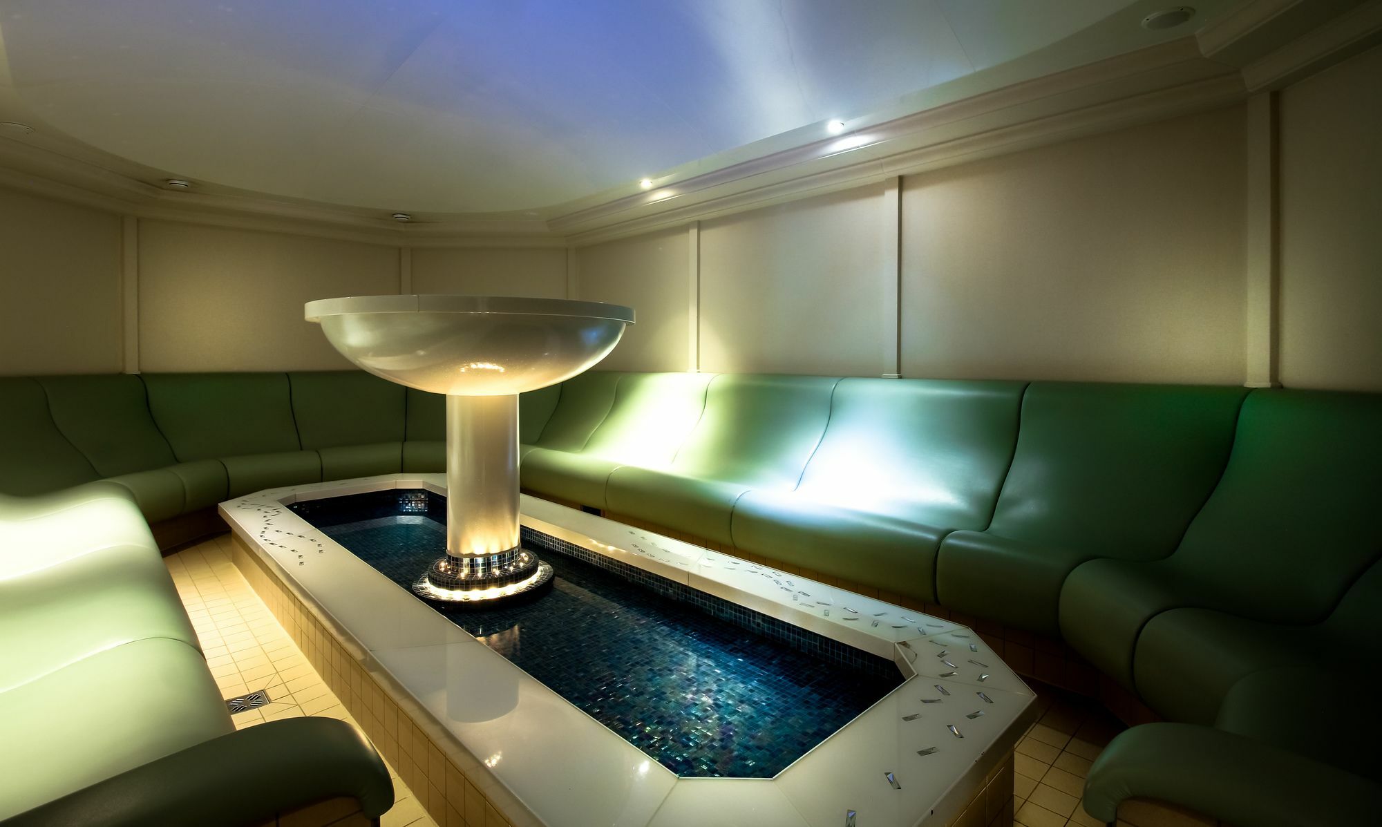Sparkling Hill Resort And Spa - Adults-Only Resort バーノン エクステリア 写真